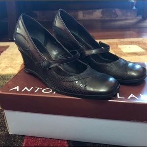 Antonio Melani Black Wedge Heel